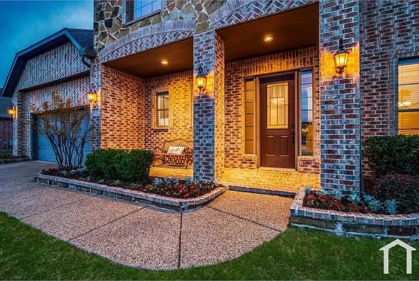 412 Bur Oak Trl — Photo 2