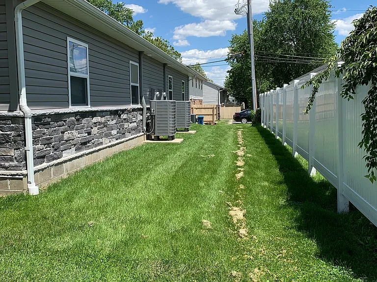 640 W Walnut St — Photo 3