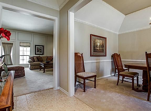 5th image of 9058 Woodhurst Dr
