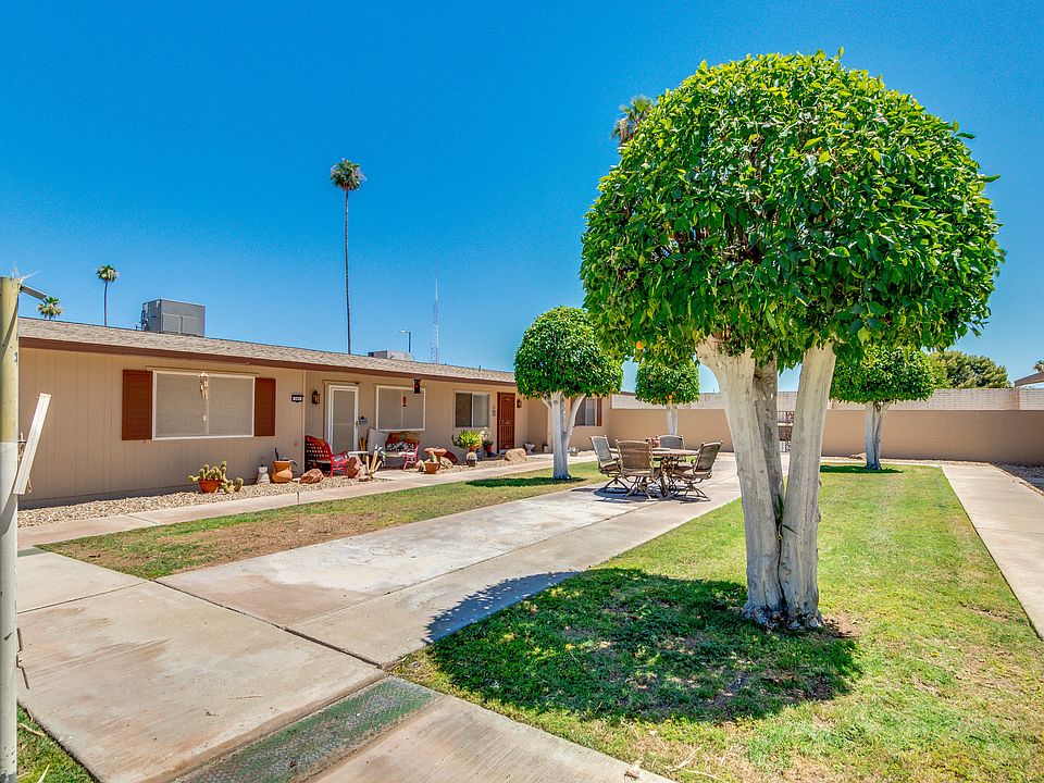 1st image of 10859 W Santa Fe Dr