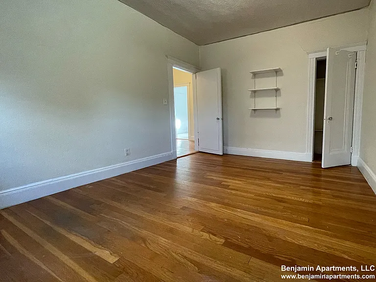 1800 Commonwealth Ave #13 — Photo 4