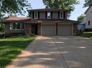 3201 Redwing Dr, Bellevue, NE 68123