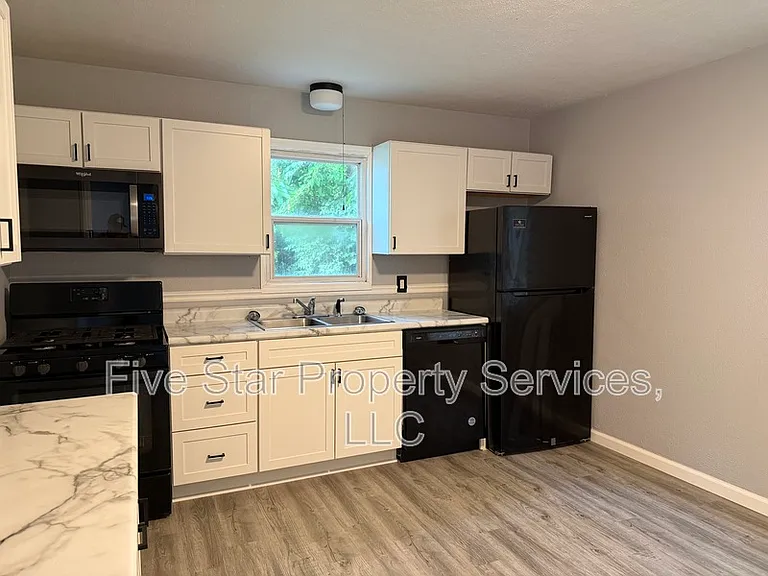 12 Douglas Ct — Photo 16