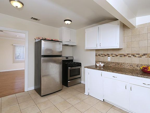 4th image of 1212 W 93rd St #1/2