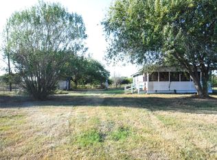 1142 Chestnut Ln, Wallis, TX 77485