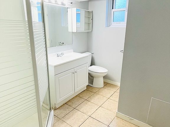 5th image of 586 Northmount Dr NW #586R