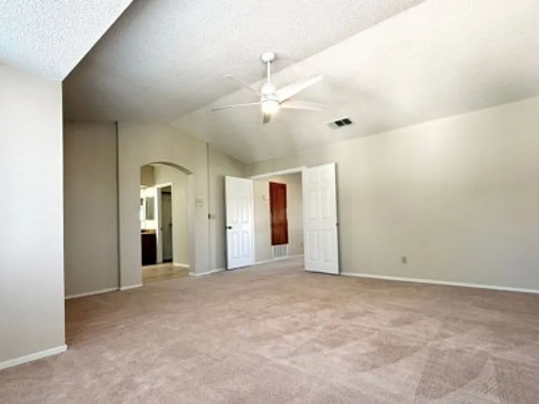 3317 Royal Glen Ct — Photo 16