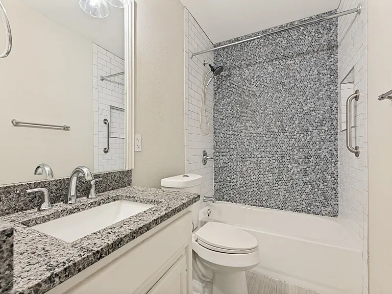 2313 Harvest Glen Ct — Photo 13