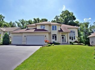 8515 Summit Oaks Bay, Savage, MN 55378