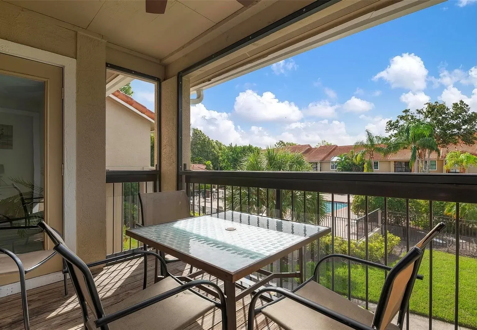 3 bed, 1260 sqft, $1,975 — Photo 3