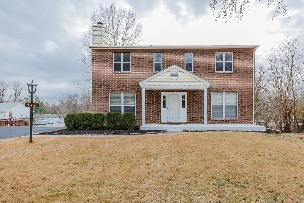 810 Rauscher Dr photo 1