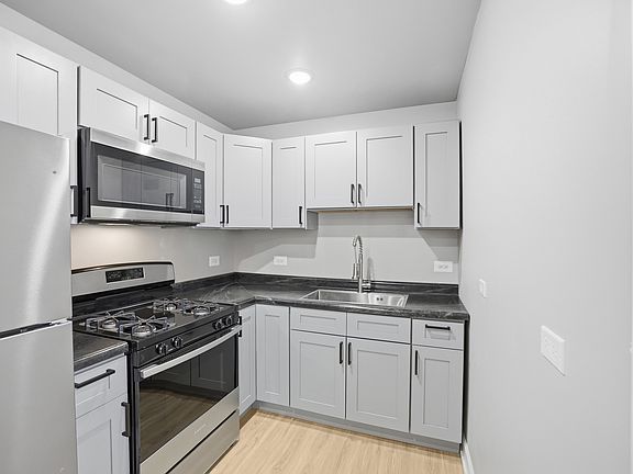 5th image of 591 Andover St