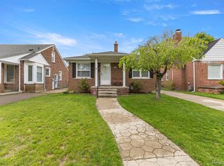 430 Nightingale St, Dearborn, MI 48128