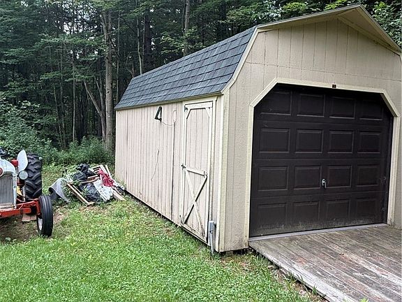 3rd image of 8394 Hoffman Rd