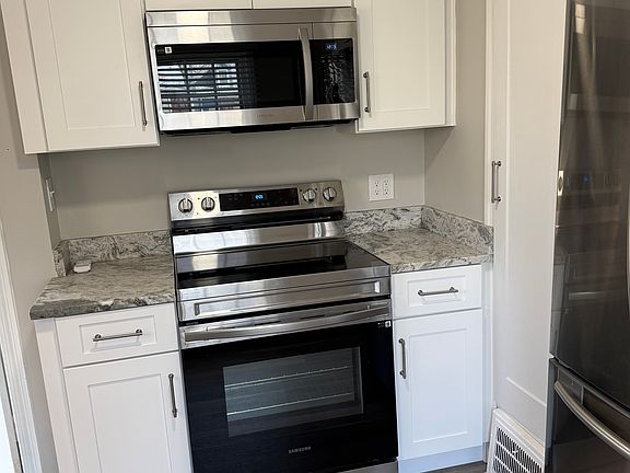 4th image of 377 Oakmoor Rd