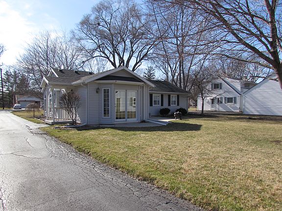 3rd image of 941 Cherry St