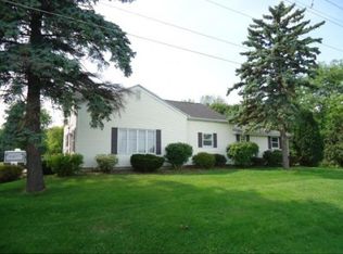 1105 N Main St, Seymour, WI 54165