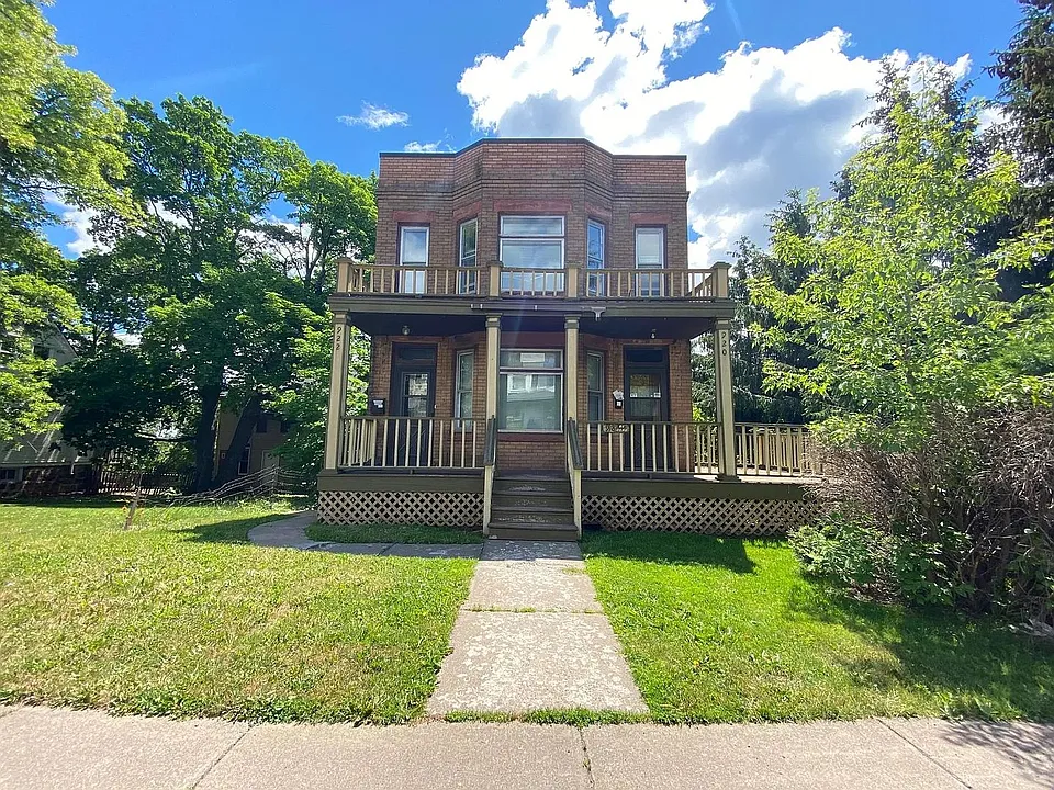 918-922 E 5th St