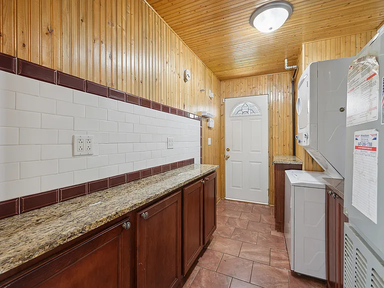 3228 Washington St — Photo 20