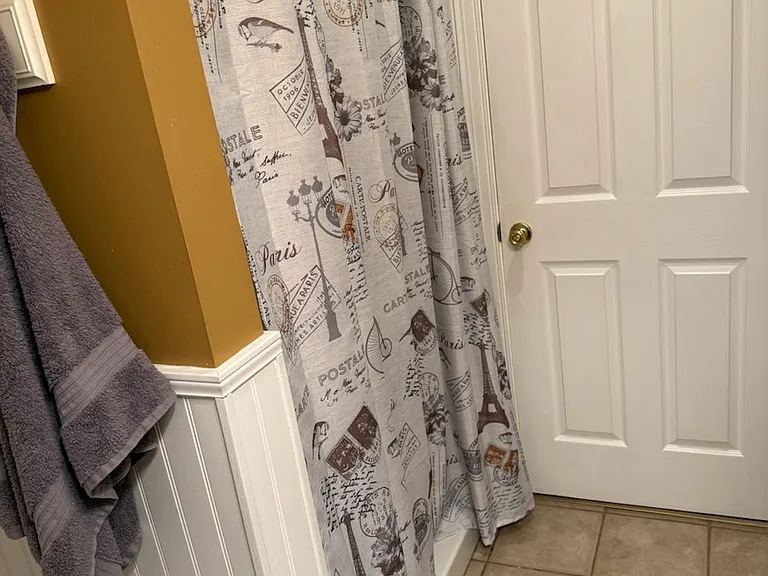 111 Riverview Dr #2 — Photo 10