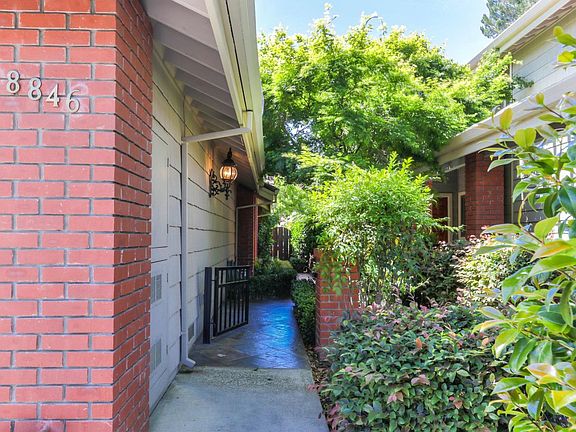 2nd image of 18846 Biarritz Ct