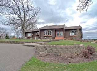 250 Oak Knoll Dr, Marine On Saint Croix, MN 55047