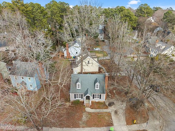 2nd image of 2900 Broadlands Dr