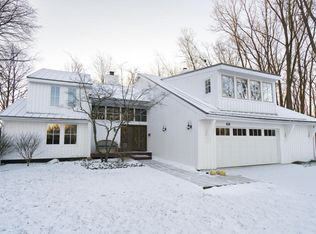 428 Edgemere Dr SE, East Grand Rapids, MI 49506