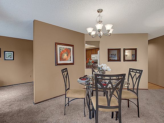 5th image of 23409 Lakeview Dr