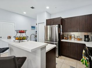 148 SW 7th Ct, Pompano Beach, FL 33060