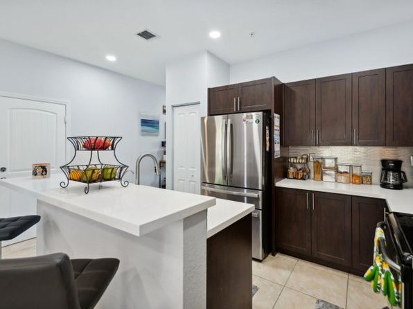 148 SW 7th Ct