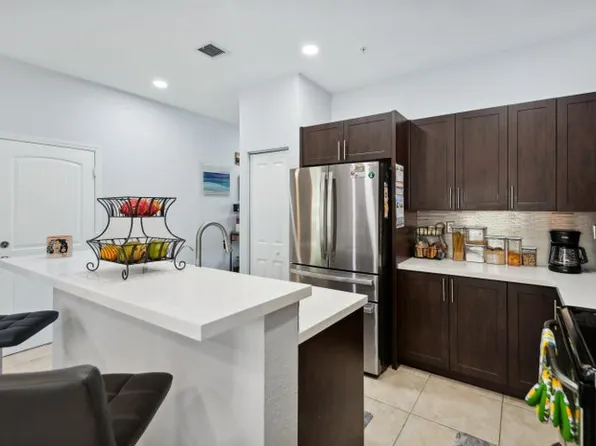 148 SW 7th Ct, Pompano Beach, FL 33060