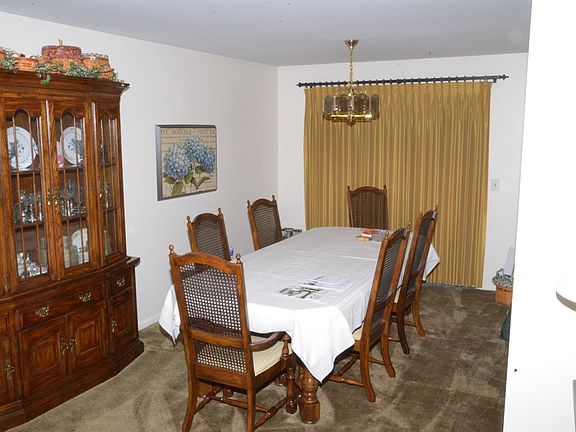 4th image of 5029 Victoria Ave