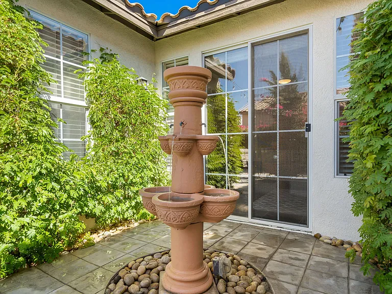 79700 Desert Willow St — Photo 39