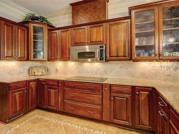 5th image of 38 Fuller Pointe Dr