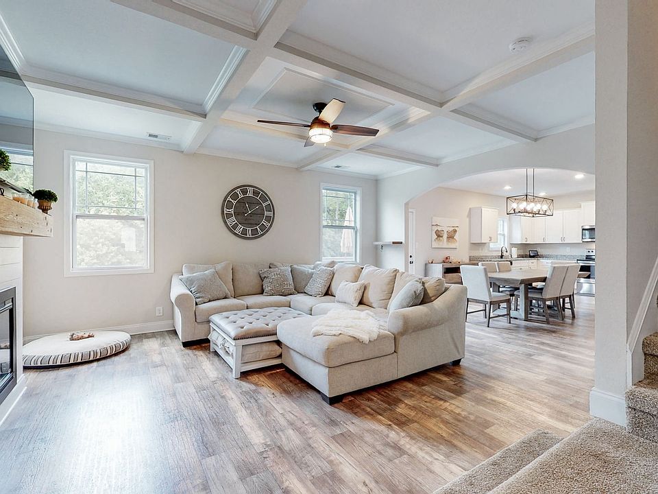 1st image of 1028 Black Oak Cir