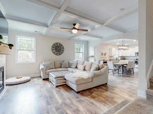1028 Black Oak Cir, Clarksville, TN 37042