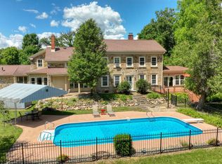 208 Glasgow Rd, Jackson, MI 49201