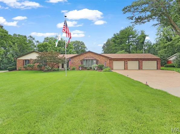 2A Hollyhock Ln, Belleville, IL 62221
