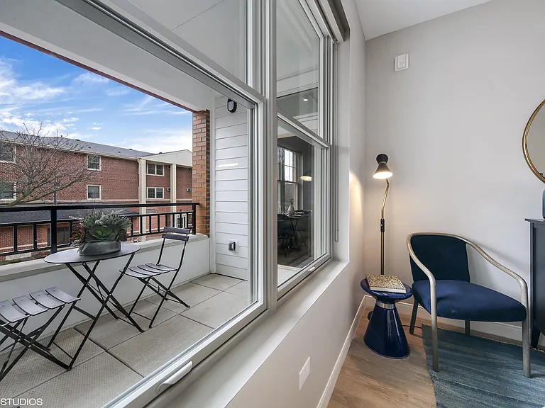 HIGHPOINT Clarendon Hills — Photo 13