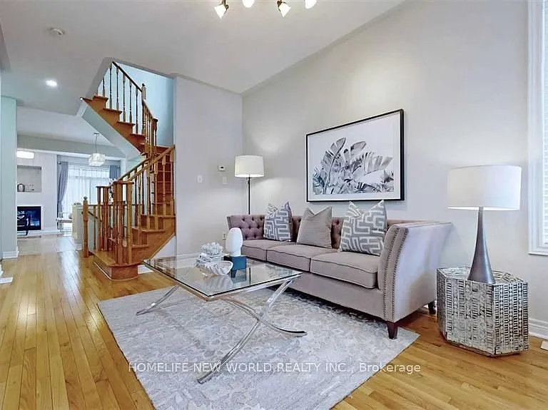 52 Mantle Ave — Photo 3