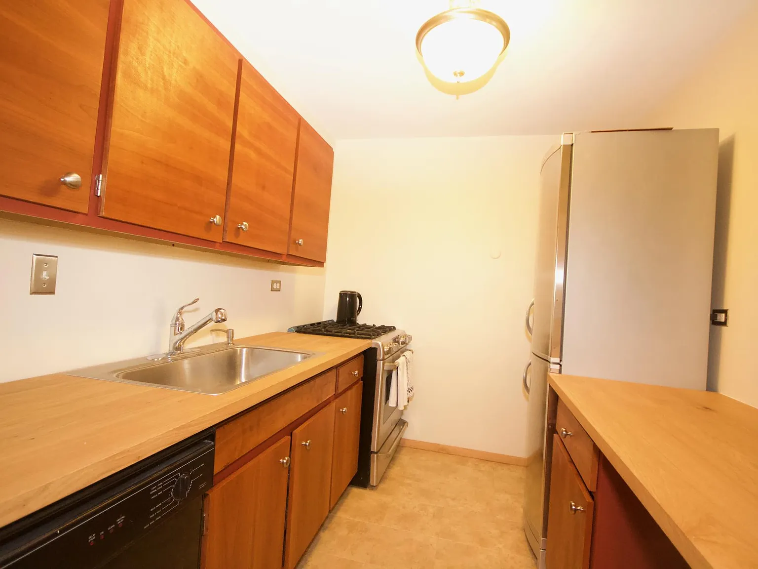 1 bed, 941 sqft, $3,350 — Photo 3