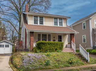 214 E Pacemont Rd, Columbus, OH 43202