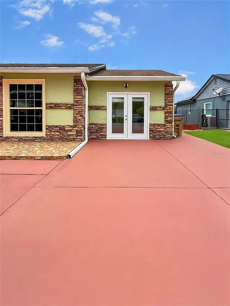 1 bed, 1.0 bath, 156 sqft, $1,300 — Photo 1