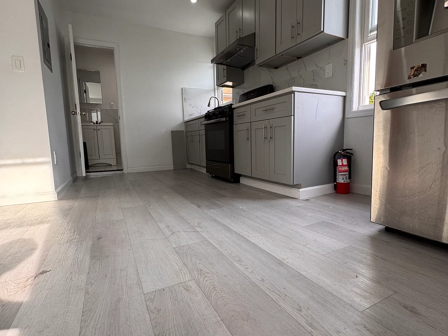 2 bed, 900 sqft, $2,600 — Photo 2
