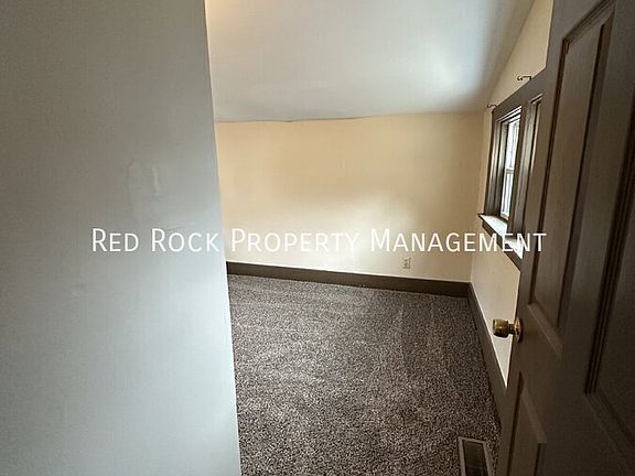 4th image of 1404 Highland Ave #2