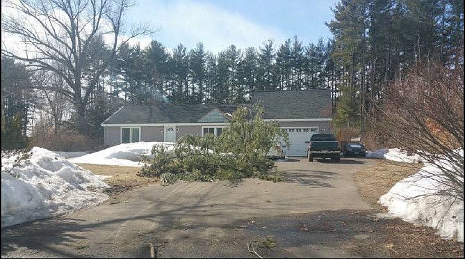 1st image of 12 Larch Dr