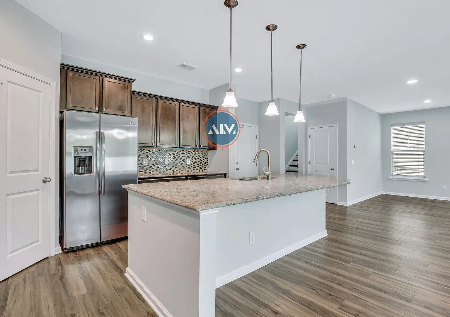 Upgraded 4BR in Heritage at New Riverside Fenced Yard, Island Kitchen - Available Now — Photo 2