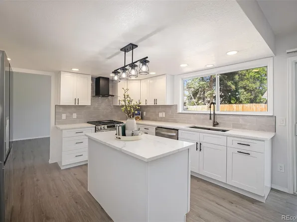 2042 S Moline Way, Aurora, CO 80014