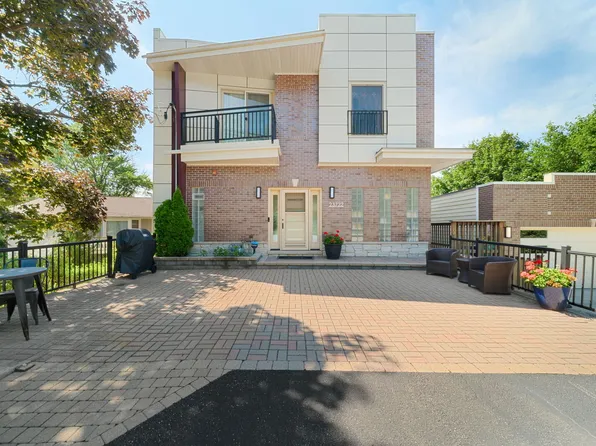 23722 N South Lakewood Ln, Lake Zurich, IL 60047